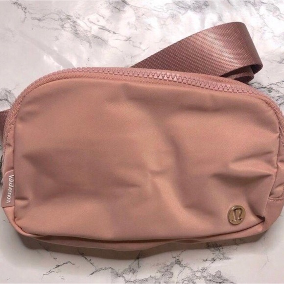 Lululemon Everywhere Belt Bag Extended Strap Pink Pastel - Picture 2 of 4